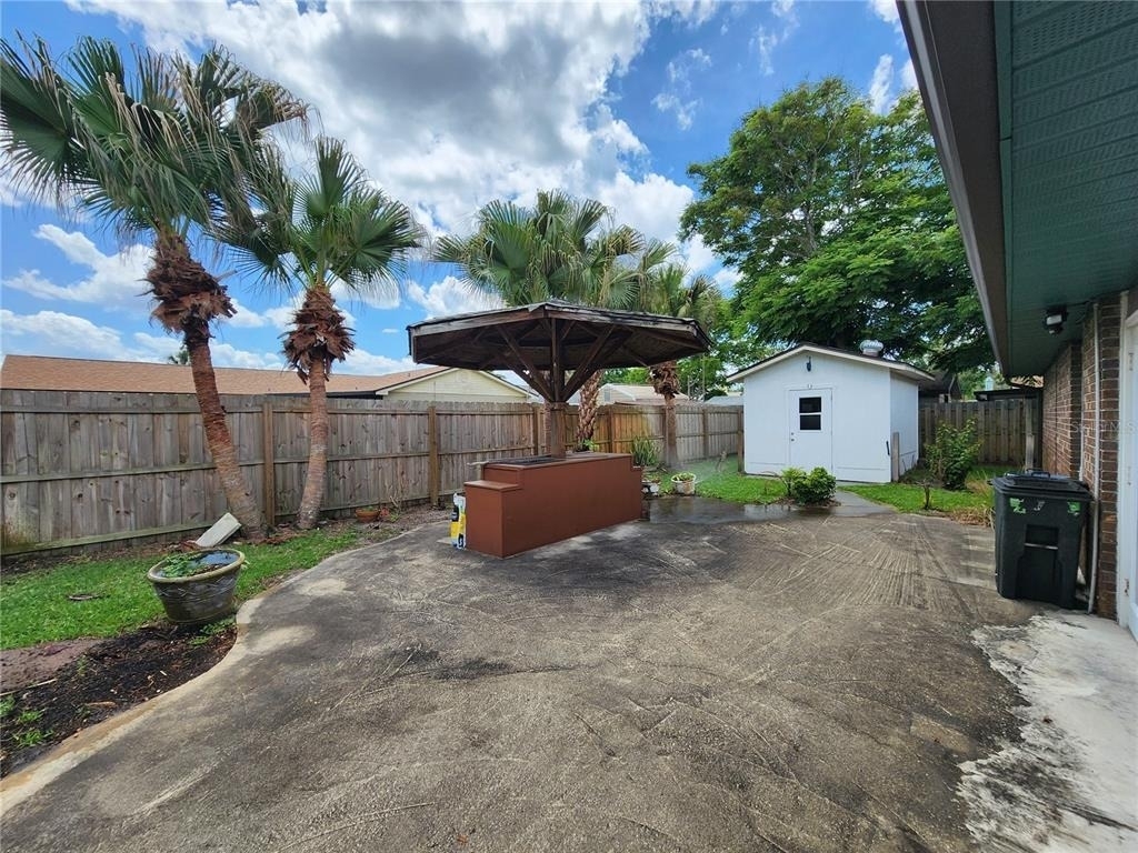 5820 Alstrum Drive - Photo 2