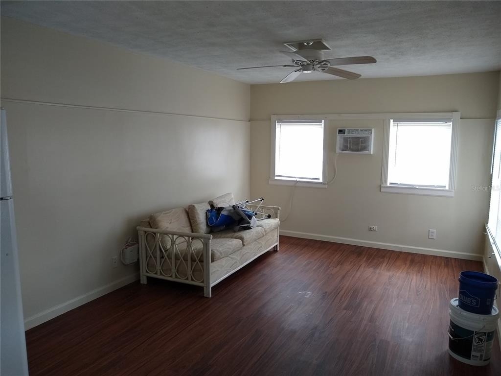 205 52nd Avenue Drive W - Photo 2