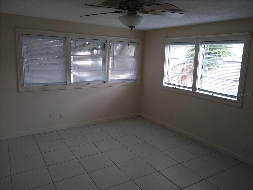 205 52nd Avenue Drive W - Photo 3