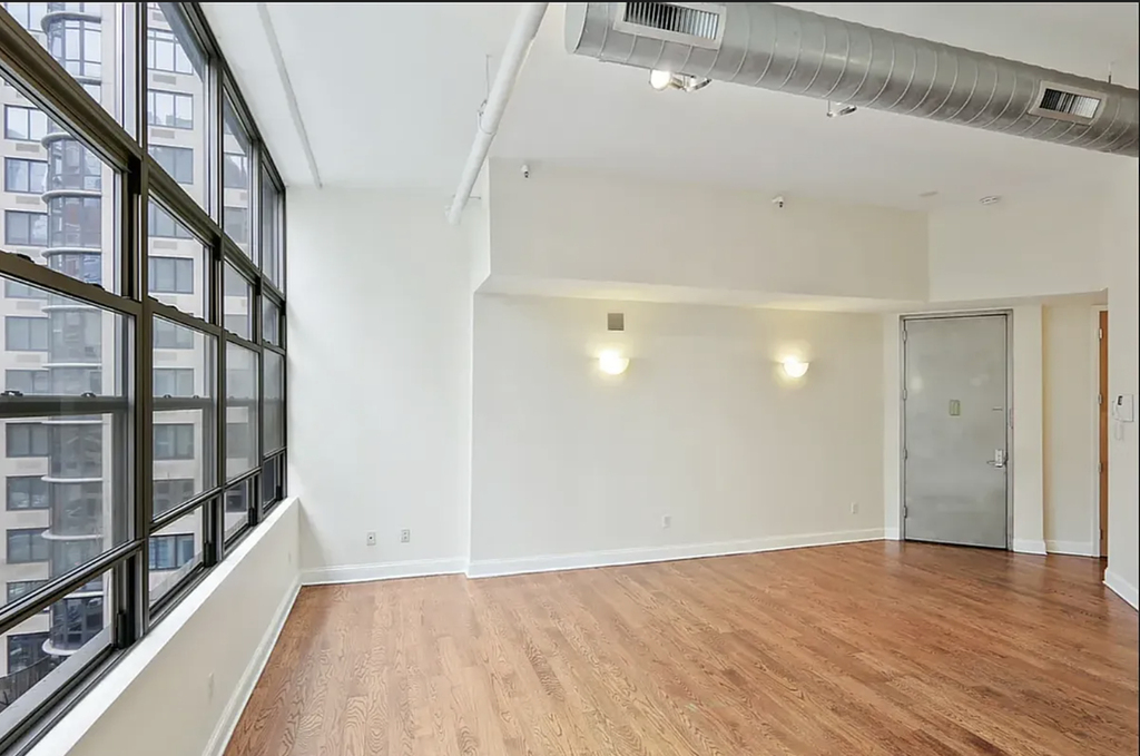 176 Johnson Street - Photo 4