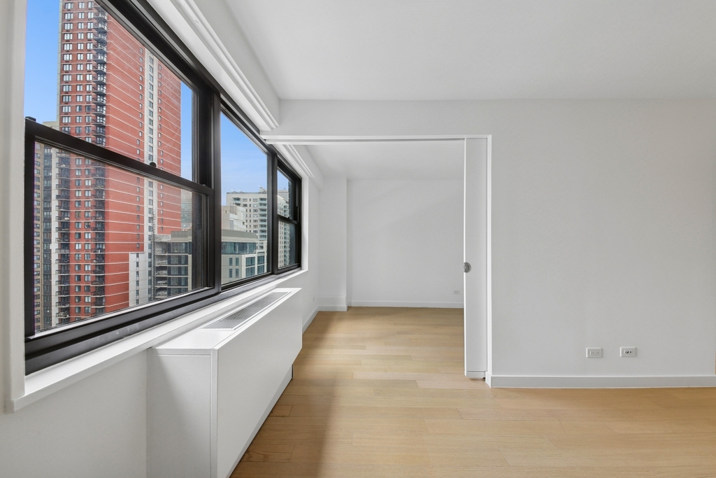 East 39th Street - Photo 2