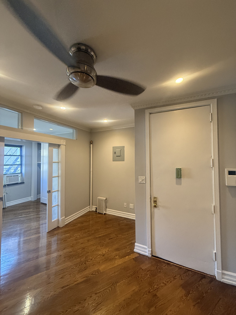 279 East 10th Street - Photo 10