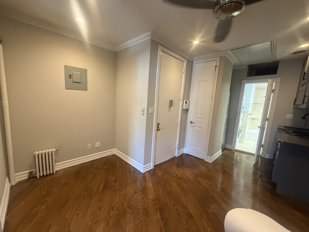 279 East 10th Street - Photo 1