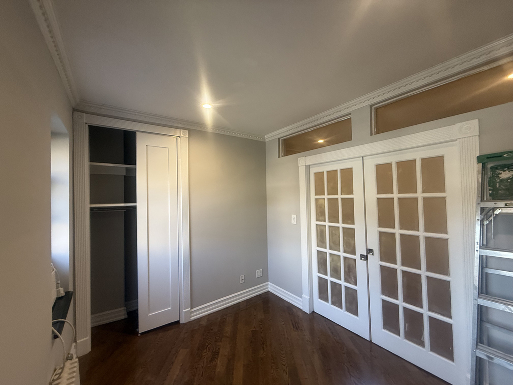 279 East 10th Street - Photo 3