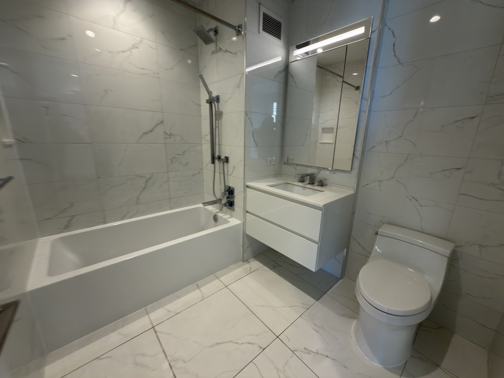 East 44th Street, New York, NY 10017 - Photo 3