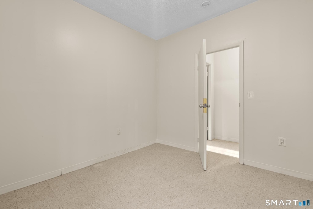 26 Lawrence Street - Photo 7