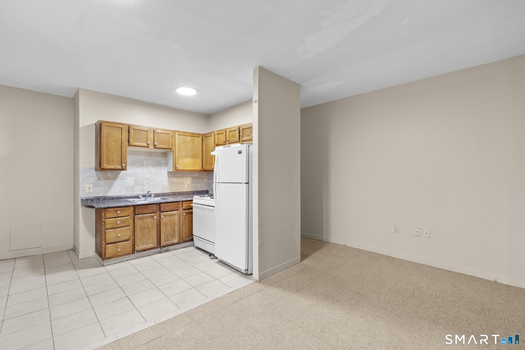 26 Lawrence Street - Photo 2