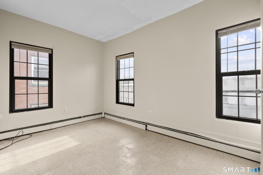 26 Lawrence Street - Photo 7