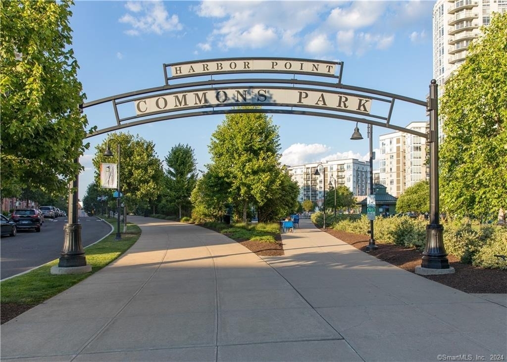 100 Commons Park - Photo 0