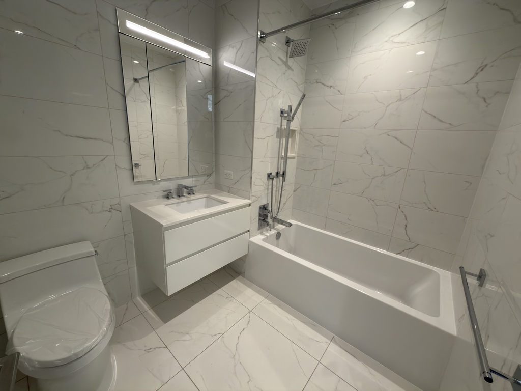 East 44th Street, New York, NY 10017 - Photo 4