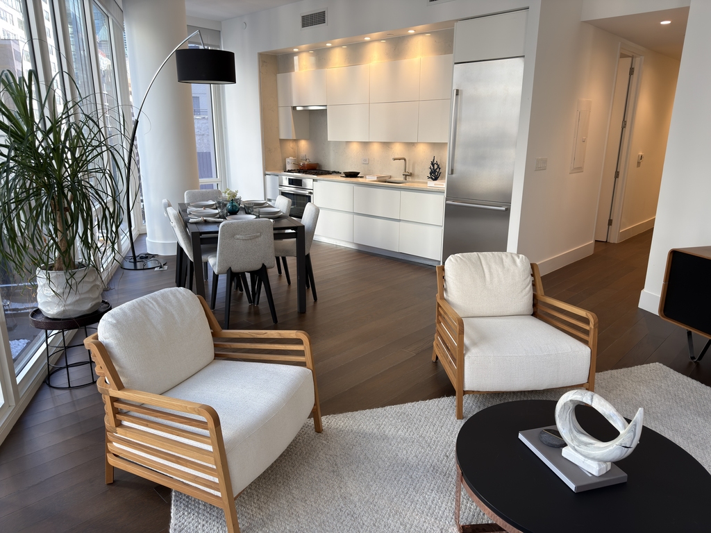 East 44th Street, New York, NY 10017 - Photo 2