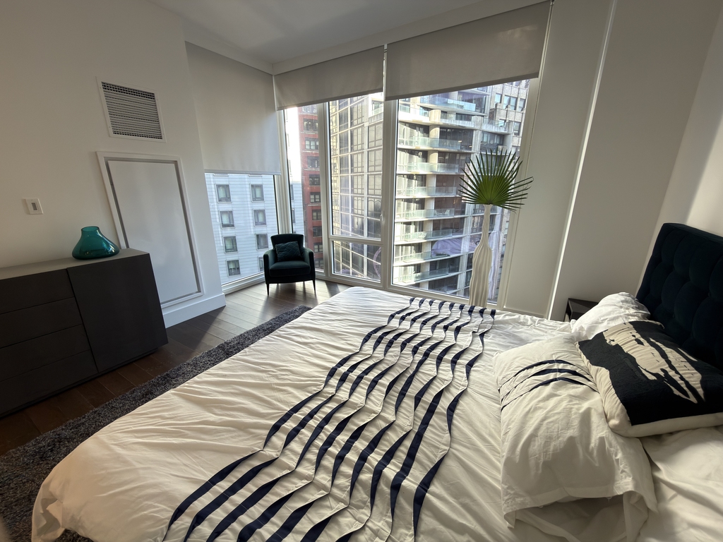 East 44th Street, New York, NY 10017 - Photo 5