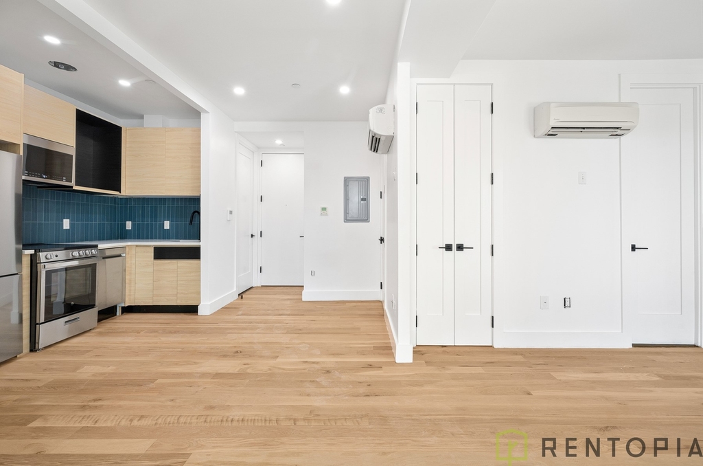 190 Ainslie Street - Photo 1