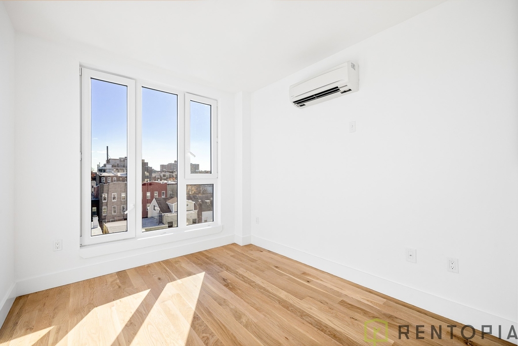190 Ainslie Street - Photo 13