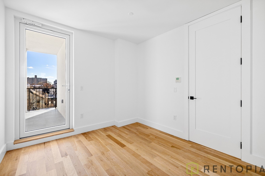 190 Ainslie Street - Photo 10