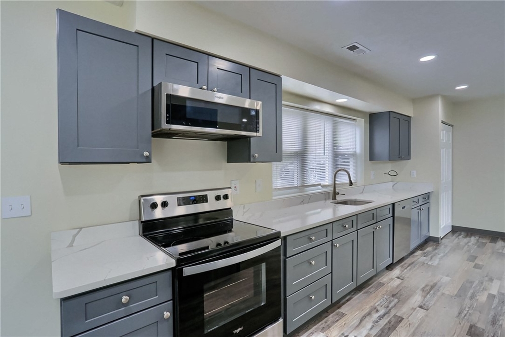 102 Kathleen Dr - Photo 1