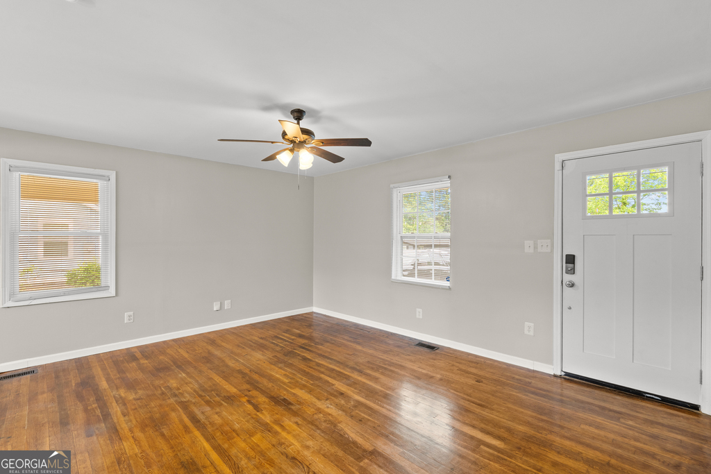 2161 Rochelle Way - Photo 3