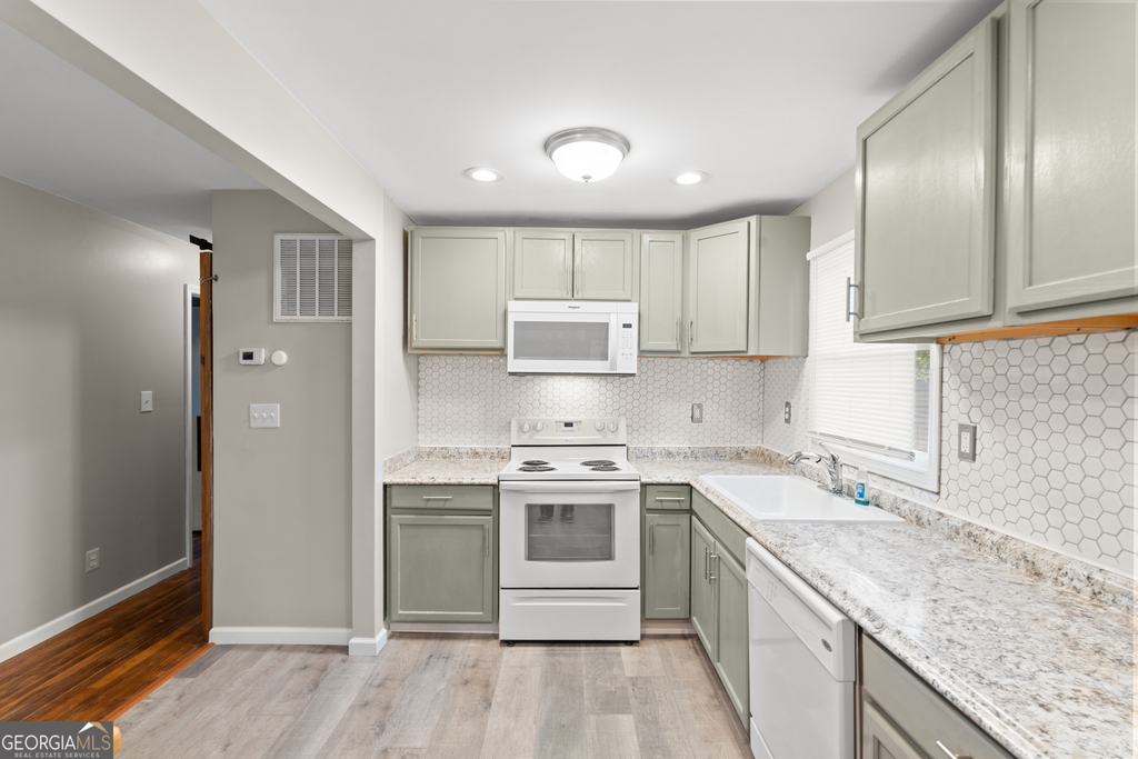 2161 Rochelle Way - Photo 7