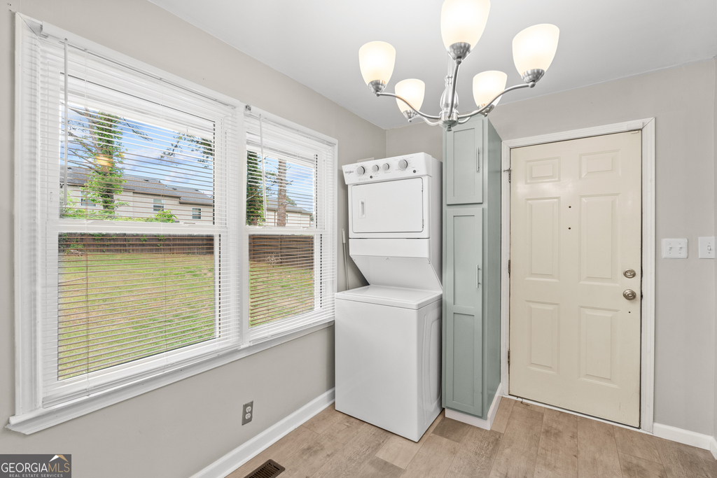 2161 Rochelle Way - Photo 10