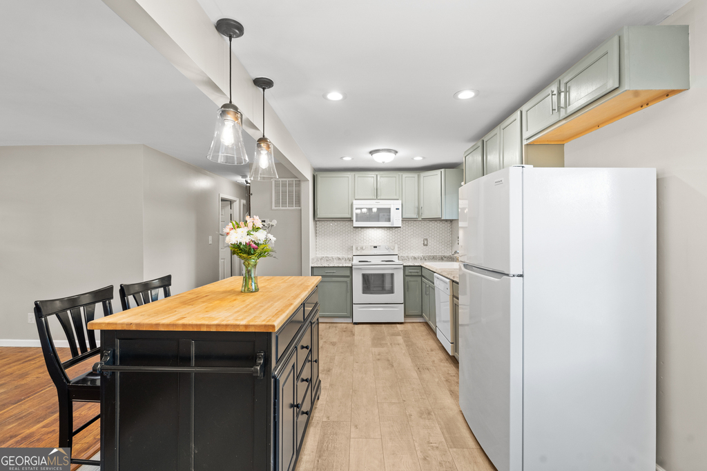 2161 Rochelle Way - Photo 6