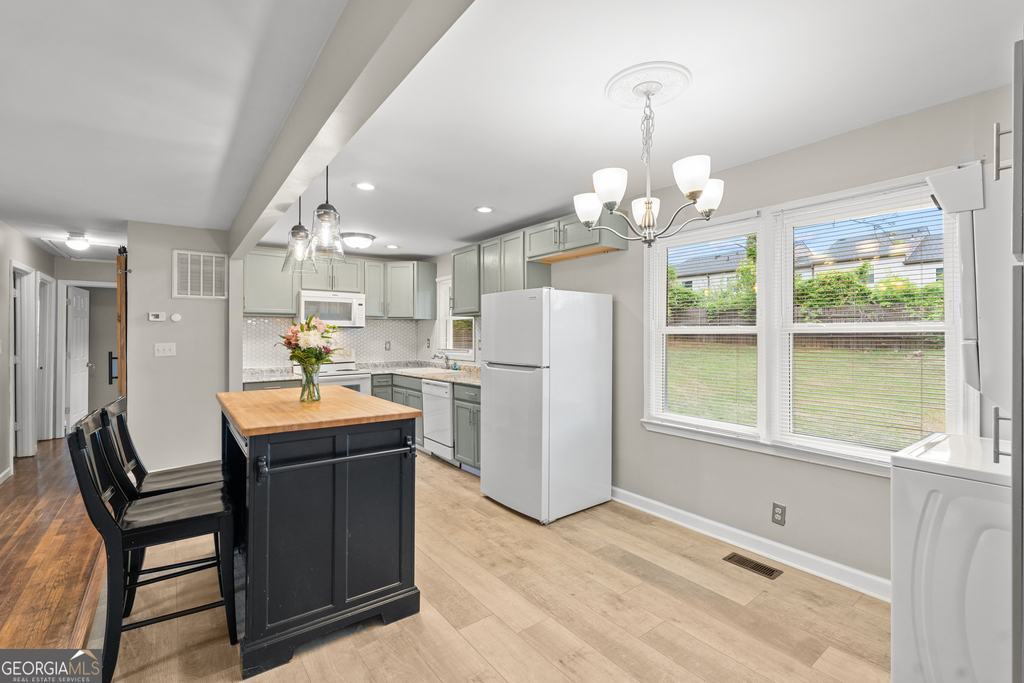 2161 Rochelle Way - Photo 4
