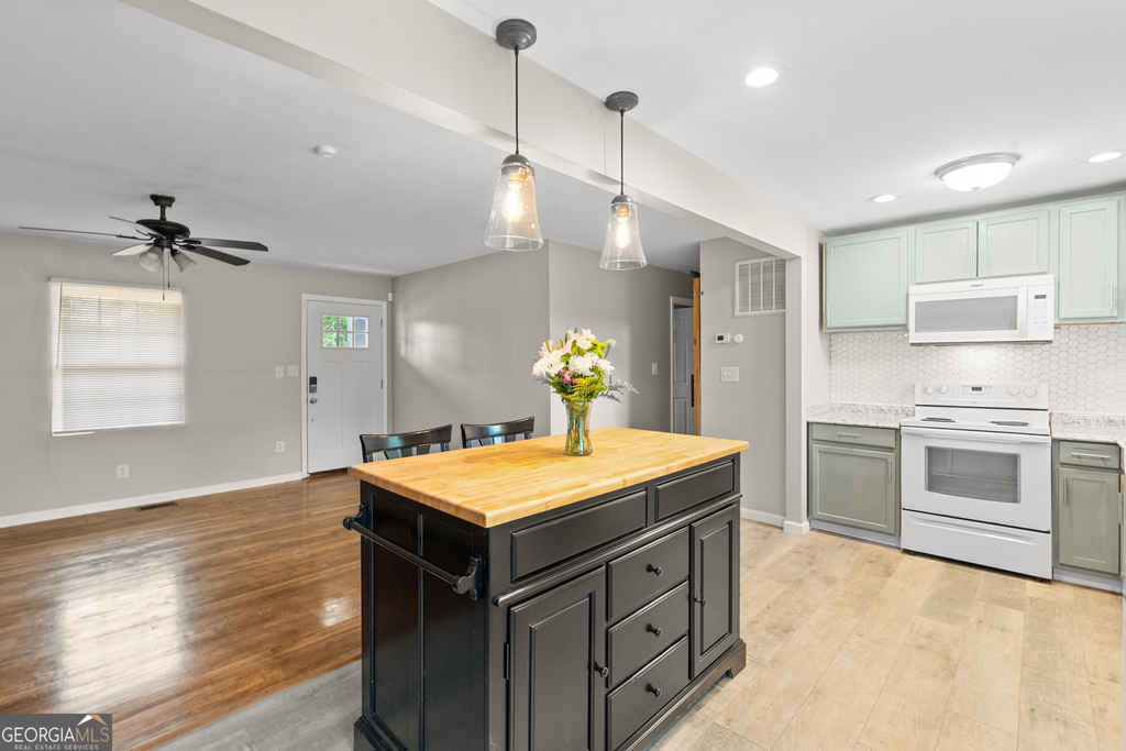 2161 Rochelle Way - Photo 5