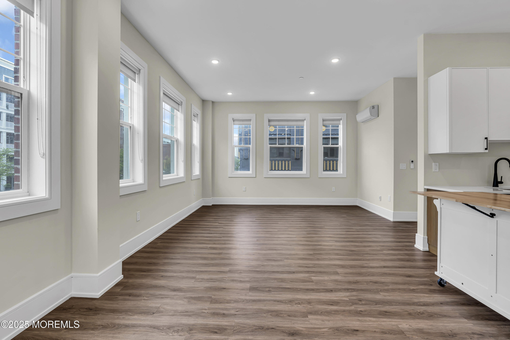 527 Bangs Avenue - Photo 7