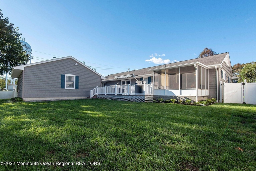 425 Atlantic Avenue - Photo 2