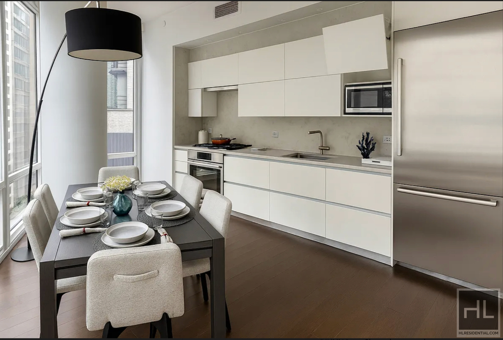 East 44th Street - Photo 0