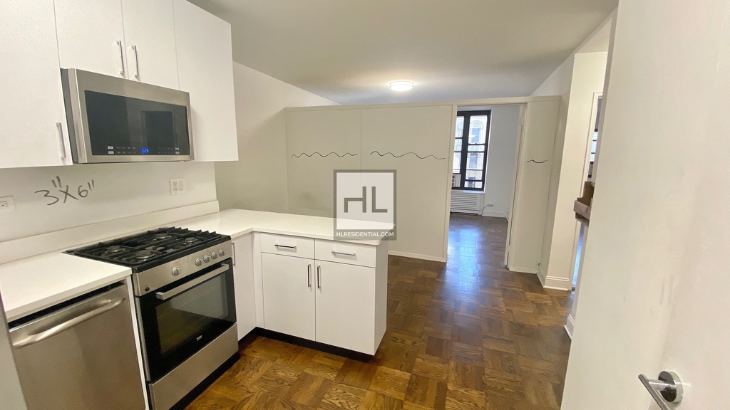 East 35 Street - Photo 1