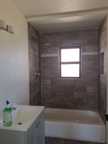 603 E 10th Street - Photo 4