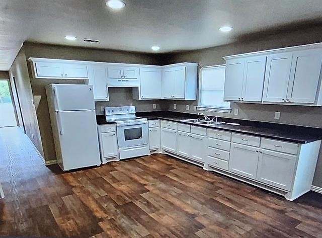 407 W Criner Street - Photo 2