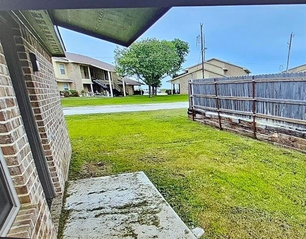 407 W Criner Street - Photo 8