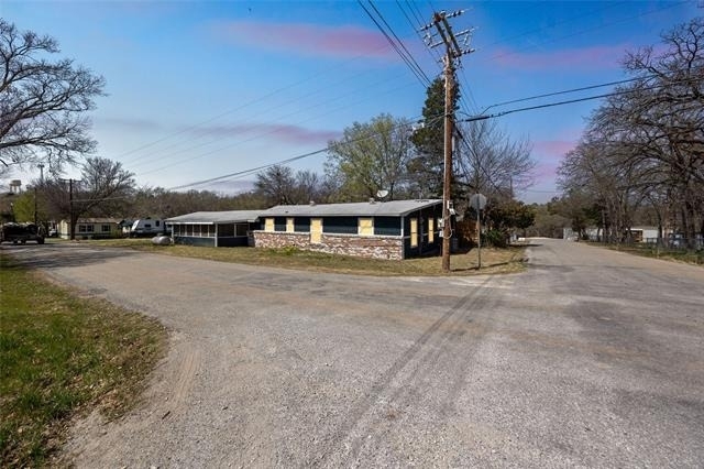 229 Sherman Drive - Photo 2