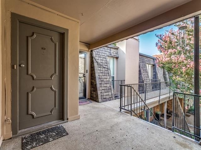 4112 Bowser Avenue - Photo 2