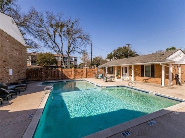 6037 Sandhurst Lane - Photo 9