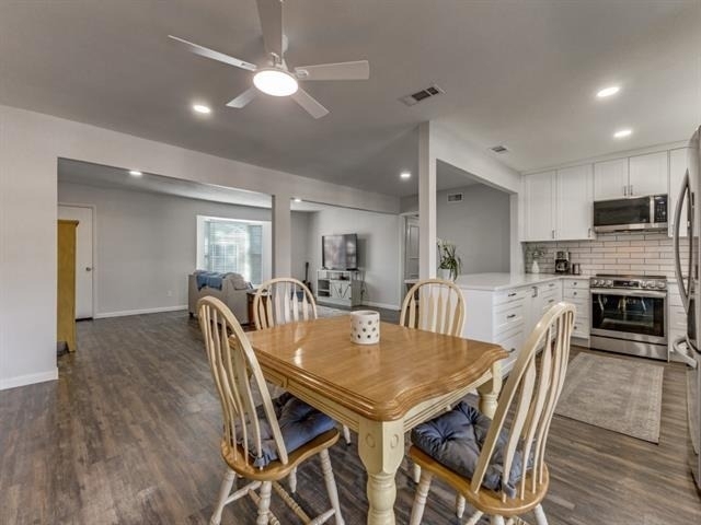 6037 Sandhurst Lane - Photo 3