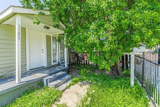 1520 Mcbroom Street - Photo 1