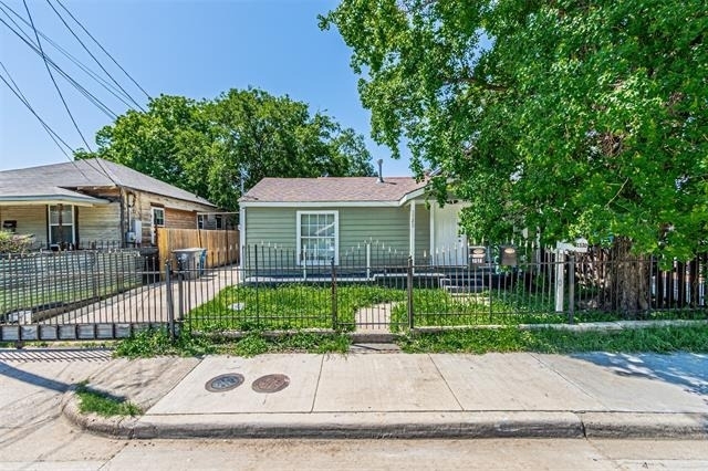 1520 Mcbroom Street - Photo 0