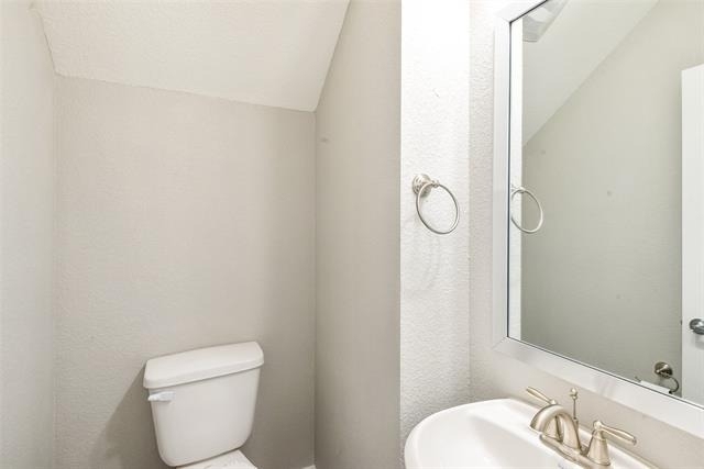 2133 Lovedale Avenue - Photo 9