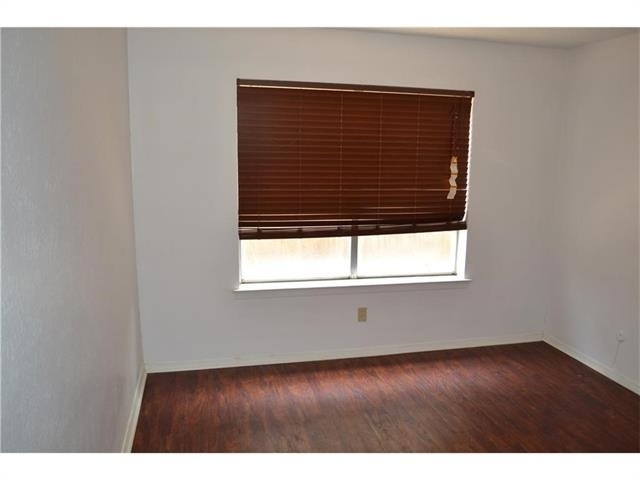 1107 N Locust Street - Photo 7