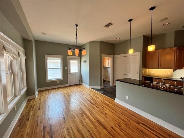 709 Roberts Street - Photo 4