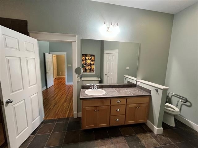 709 Roberts Street - Photo 14