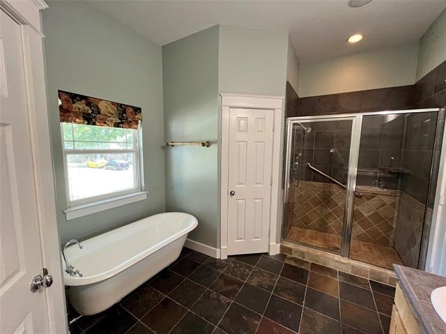 709 Roberts Street - Photo 15