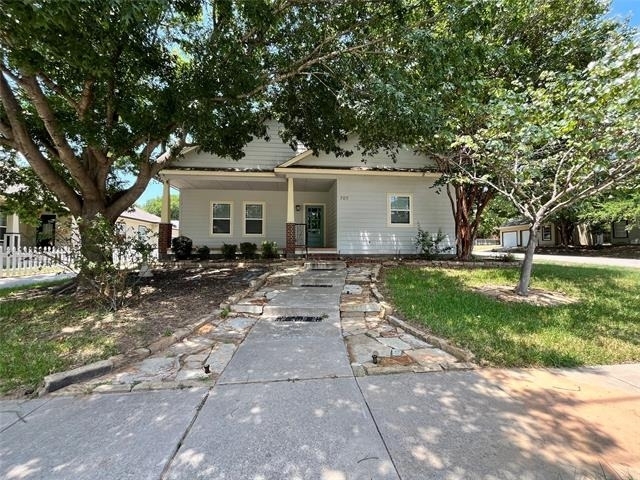 709 Roberts Street - Photo 32