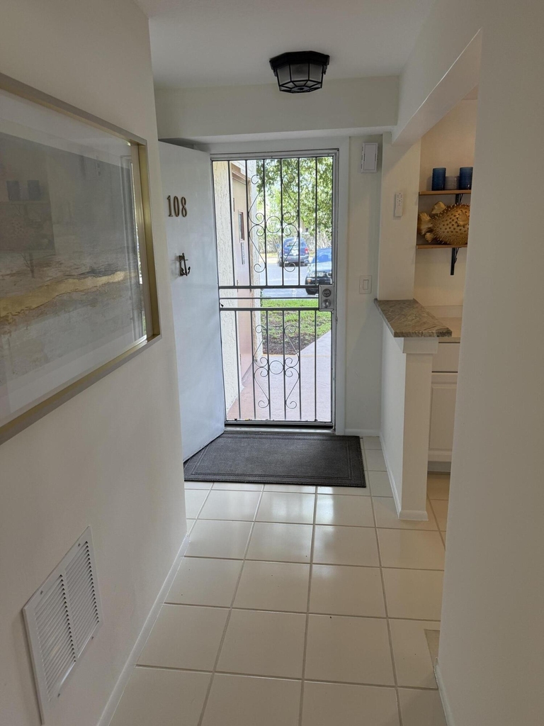 111 Se 3rd Avenue - Photo 3