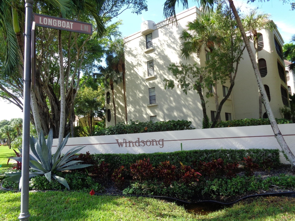 6328 W Longboat Lane - Photo 0