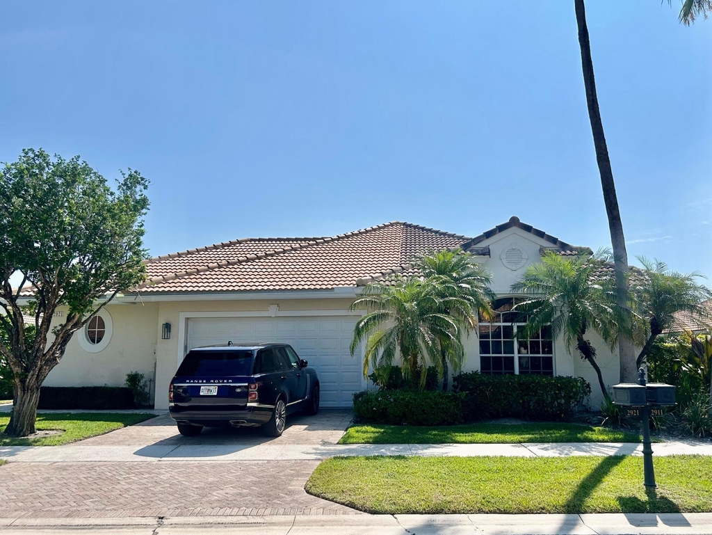 2921 Twin Oaks Way - Photo 0