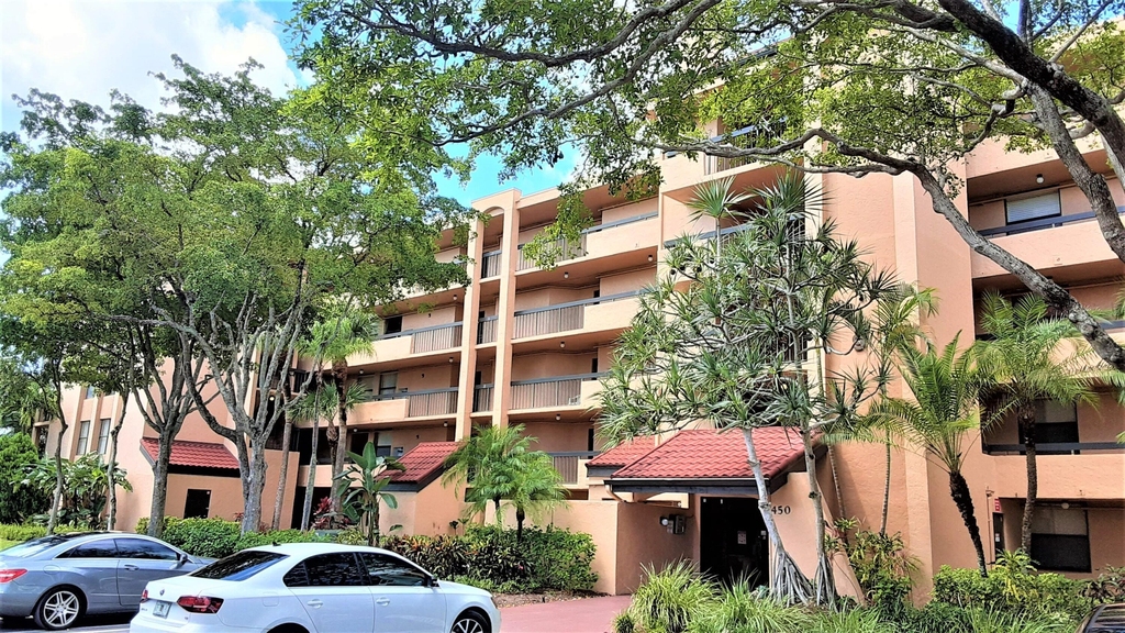 450 Egret Circle - Photo 0