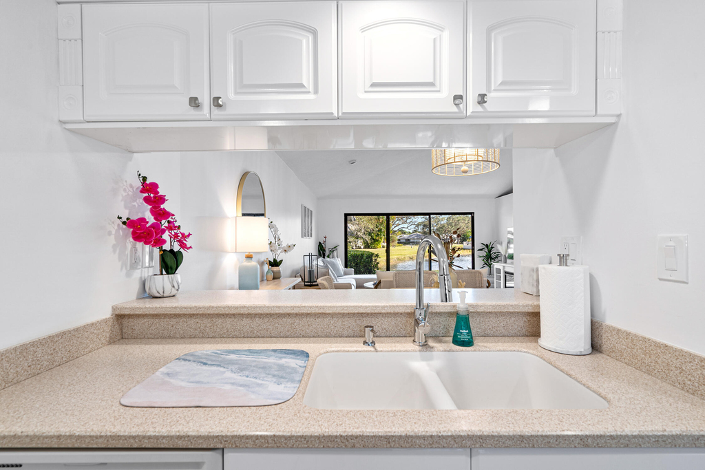 913 Club Drive - Photo 17